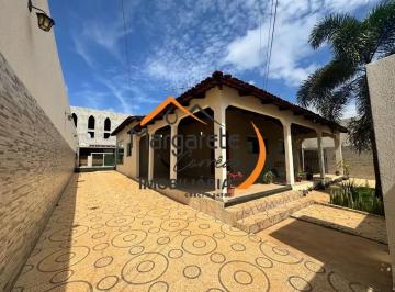 Casa de 3 quartos, Brasília · 3 QUARTOS SENDO UMA SUÍTE/CHURRASQUEIRA/PISCINA/SALA DE JANTAR/ESCRITURADA/FINANCIAMENTO