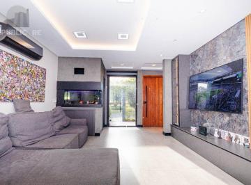 Casa · 225m² · 4 Quartos · 4 Vagas · Casa com 4 quartos e 4 vagas  em Canoas.