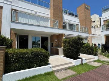 56f1a317cd700311f57cb2d34a6ffb041a00476f · Casa com 4 suítes para Alugar em condomínio Fechado - Bairro Cacupé, em Florianópolis/SC.