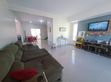 Casa de 3 quartos, Águas Claras · ARNIQUEIRAS - Casa em Condomínio - Rua da mansão Imperial/03 Suítes - 400 m²