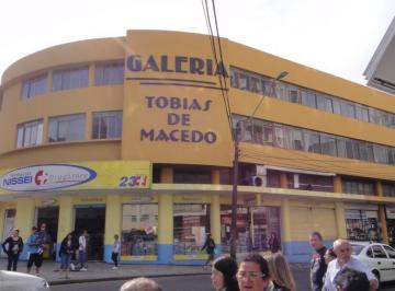 8711860.jpg · Loja interna, térrea com mezanino, fachada e porta de vidro