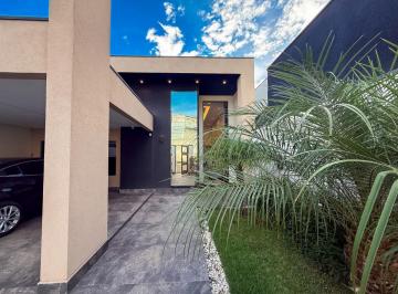 Casa de 4 quartos, Vicente Pires · Casa em Vicente Pires de 4 suítes sendo uma master