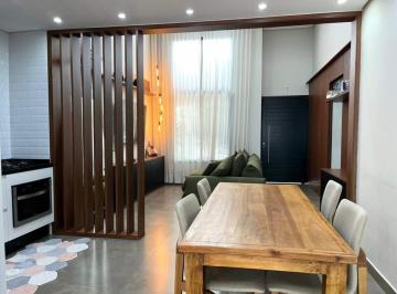 Casa · 150m² · 3 Quartos · 2 Vagas · Casa Térrea Moderna com Piscina e Ambientes Integrados no Portal Ville – Jardim Europa