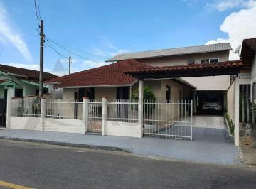 Casa · 220m² · 5 Quartos · 2 Vagas · Casa à venda, 5 quartos, 2 vagas, Planalto - Brusque/SC