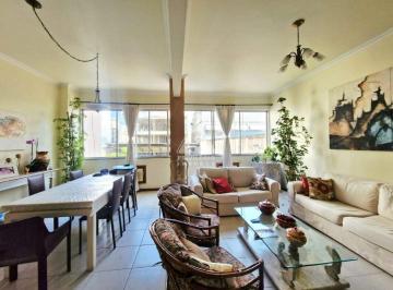 Apartamento · 132m² · 3 Quartos · 1 Vaga · Oportunidade a um minuto do Metrô e a quatro minutos do Posto 9!