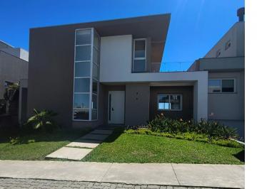 Casa · 560m² · 3 Quartos · 5 Vagas ·
Casa à venda no bairro Interlagos