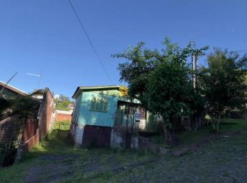 Casa · 300m² · 2 Quartos · Terreno em excelente localização !