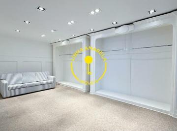 Casa · 300m² · 3 Quartos · 2 Vagas · Casa com ótimo espaço e distribuição de cômodos  3 quartos com 3 suítes