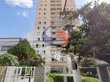 Apartamento · 82m² · 2 Quartos · 1 Vaga · Apartamento na Lapa, 82m2, 3 dormitórios, 1 suite, sala 2 ambientes, cozinha, 3 banheiros e 1 vaga.