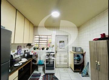 Casa · 104m² · 4 Quartos · 1 Vaga · Casa na Chácara Santo Antonio, 104m2, sala 2 ambientes, 4 quartos, edícula, quintal e 1 vaga.