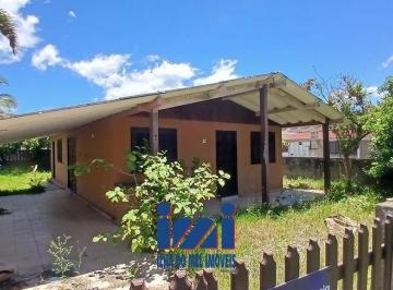 25049571_4.jpg · CASA COM ESPAÇO DE TERRRENO EM PRAIA DE LESTE