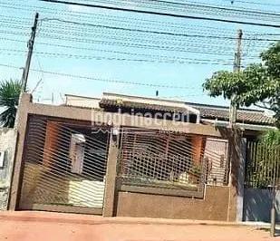 Casa · 100m² · 2 Quartos · 2 Vagas · Casa em Colúmbia, Londrina/PR de 100m² 2 quartos à venda por R$ 450.000,00