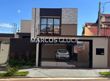 Casa · 226m² · 3 Vagas · Casa Alto Padrão - Jardim Universitário/Londrina-Pr