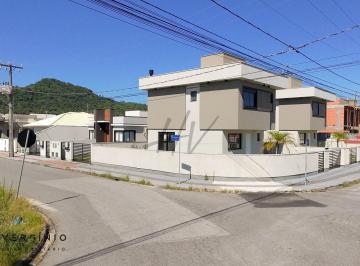 Casa · 95m² · 3 Quartos · 2 Vagas · Sobrado com 3 Quartos e 2 banheiros à Venda, 95 m² por R$...