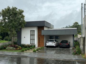 Casa · 256m² · 3 Quartos · 2 Vagas · Casa à venda em Pinhalzinho/SP