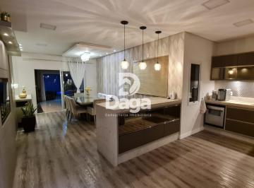 Casa · 208m² · 3 Quartos · 3 Vagas · Casa á venda em Carianos, Florianópolis/SC
