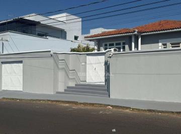 6d2323c023ef32e38c8207e7600b3b37b1eefb72 · Casa com 4 dormitórios à venda, 308 m² por R$ 1.200.000,00 - Centro - Botucatu/SP