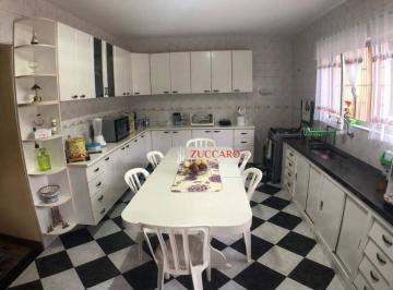 9776f057ba0baf342b1d04988f503dda4178eed3 · Casa térrea na Vila Galvão