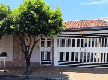 Casa · 200m² · 4 Quartos · 2 Vagas · Casa a venda no Jardim Maria Lúcia com 03 quartos sendo 01 suíte, área gourmet e churrasqueira.