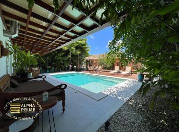 Casa de 5 quartos, Camaçari · Casa a venda em Alphaville Litoral Norte I, com 5 suites de pura Elegância!