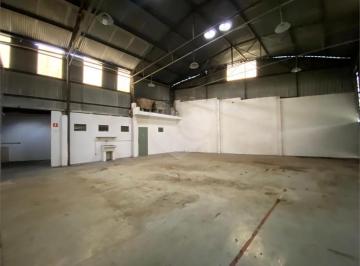Comercial · 420m² · 2 Vagas · Galpão à venda em Caxingui - SP