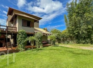 95e55636 · Casa, 4 dormitórios, 240 m², em Pântano do Sul
