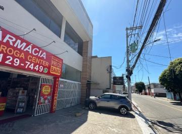 Foto 01 · Loja ampla para locação / aluguel anual na av F, Itapebussu, próximo à Muquiçaba, Guarapari ES.