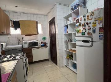 Apartamento de 3 quartos, Salvador · Apartamento 1° andar, 2/4 com dependência e varanda no Barbalho, Salvador