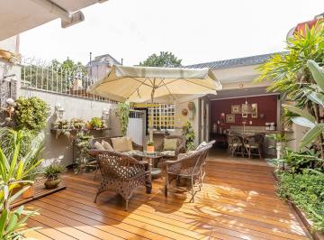 Casa de 3 quartos, Curitiba · Casa, São Lourenço, um dos bairros mais arborizado de Curitiba, são 3 suítes, 300 m² priv. 2 vagas