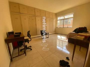 Casa · 384m² · 4 Quartos · 2 Vagas · Casa de 4 Quartos no Colégio Batista