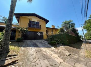 Casa · 216m² · 3 Quartos · 2 Vagas · Oportunidade casa com 3 dormitorios,1 suíte,+ 2 banheiros,2 vagas garagem e linda vista.