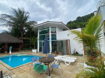 Casa · 720m² · 3 Quartos · 4 Vagas · Casa a Venda no Tombo