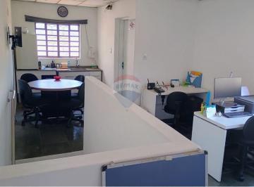 Comercial · 32m² · Sala Comercial Pronta no Centro de Vinhedo!