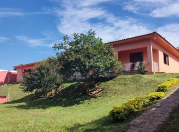 Casa · 300m² · 3 Quartos · 7 Vagas · Casa espaçosa em terreno de mais de 1000m² dentro da cidade
