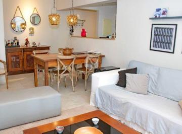 Apartamento · 84m² · 2 Quartos · 1 Vaga · Apartamento de 2 dormitórios no coração do Boqueirão