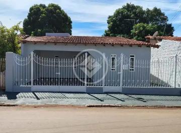 547194884_24455702940739552_1285877145515896968_n (1).jpg · Casa com Suíte e Terreno Amplo (300m²) – Bairro Canelas / VG