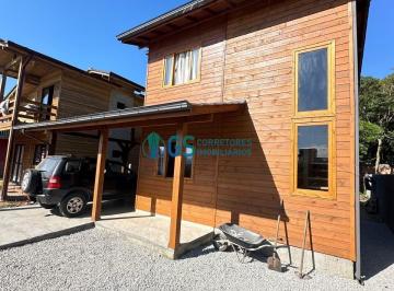 Casa · 147m² · 3 Quartos · 2 Vagas · Casa de 3 dormitórios na Praia de Cima em Palhoça/SC