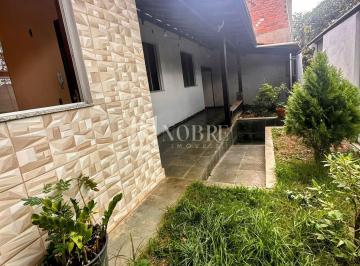Casa · 300m² · 4 Quartos · 2 Vagas · Casa Ampla com 300 m², 4 Quartos e Quintal Espaçoso