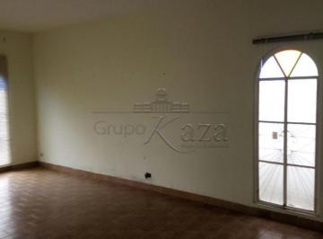 Casa · 240m² · 2 Quartos · 2 Vagas · Casa Padrão em São José dos Campos