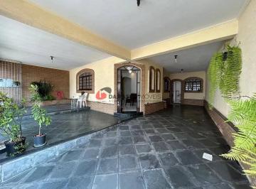 Casa · 276m² · 3 Quartos · 4 Vagas · Sobrado em Cerâmica