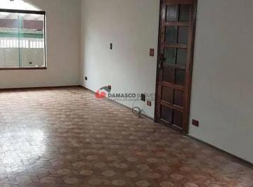 Casa · 220m² · 3 Quartos · 4 Vagas · Sobrado em Centro