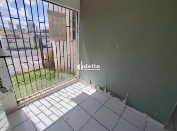Comercial · 200m² · 3 Quartos · 3 Vagas · Casa comercial disponível para locação no bairro Saraiva em Uberlândia-MG