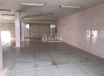 Comercial · 250m² · 4 Vagas · Loja disponível para locação no bairro Centro em Uberlândia-MG.