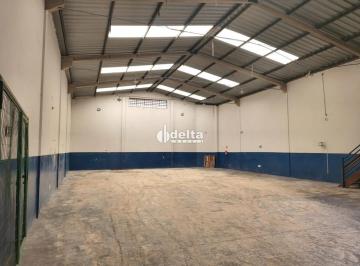 Comercial · 477m² · 5 Vagas · Galpão disponível para locação no bairro Custódio Pereira em Uberlândia-MG