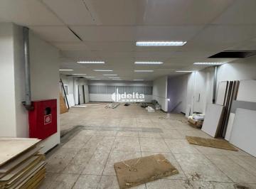 Comercial · 1127m² · 6 Vagas · Prédio Comercial disponível para locação no bairro Brasil em Uberlândia-MG