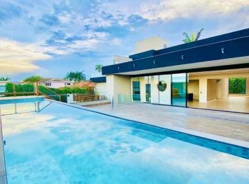 Casa · 700m² · 5 Quartos · 8 Vagas · Linda casa com 5 suítes e 900m² na rua 12 em Vicente Pires