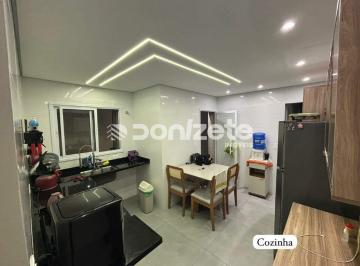 Casa · 125m² · 2 Quartos · 3 Vagas · Casa à Venda em Vila Lutécia, Santo André – 2 Dormitórios, 1 Suíte, 3 Vagas