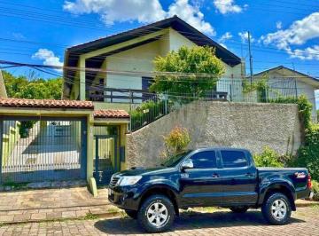 Casa · 233m² · 4 Quartos · 5 Vagas · 
                                Casa de alto padrão à venda no bairro Bela Vista
                  