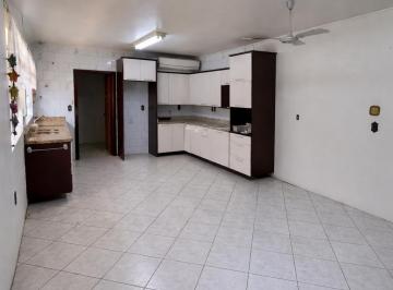 Casa · 364m² · 4 Quartos · 4 Vagas · Casa à venda - em Petrópolis