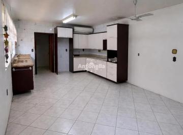 Casa · 364m² · 4 Quartos · 4 Vagas · Casa à venda - em Petrópolis